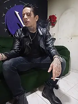 Snapshot of Valentino_dominusSexx chatting on July 2026 06:19:02 AM Valentino dominusSexx online show from July 2026 06:19:02 AM