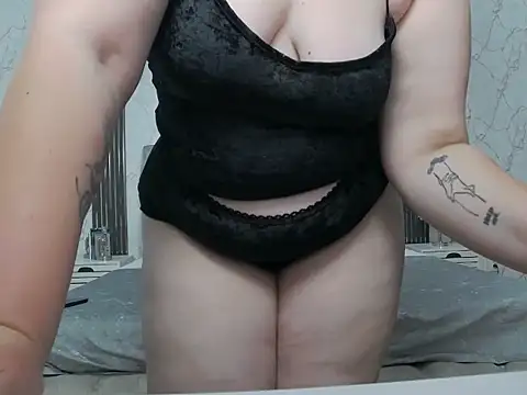 Snapshot of _AmberMuse_ chatting on June 2026 04:12:02 AM AmberMuse online show from June 2026 04:12:02 AM