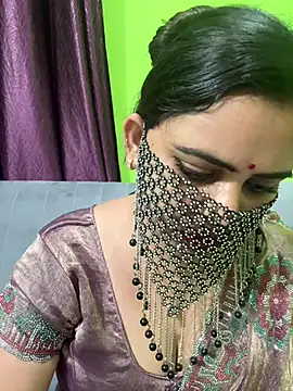 Snapshot of Curvy_shivani chatting on July 2026 05:15:02 PM Curvy shivani online show from July 2026 05:15:02 PM