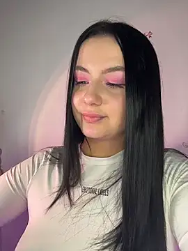 Snapshot of QueenL0la chatting on May 2026 04:47:01 PM QueenL0la online show from May 2026 04:47:01 PM
