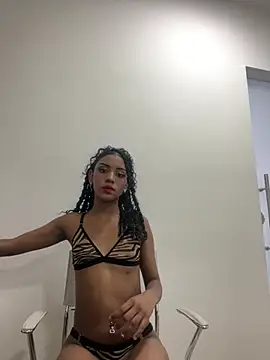Snapshot of CarlaHilton chatting on May 2026 08:28:01 PM CarlaHilton online show from May 2026 08:28:01 PM