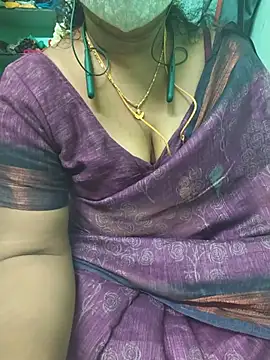 Snapshot of Tamil-kaviya98 chatting on August 2026 05:59:01 PM Tamil-kaviya98 online show from August 2026 05:59:01 PM