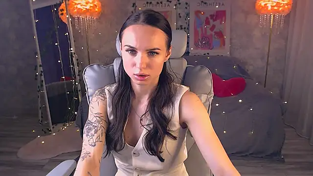 Snapshot of NicoleMerz chatting on May 2026 03:30:02 PM NicoleMerz online show from May 2026 03:30:02 PM