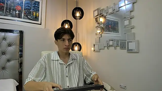 Snapshot of Marcoviolet chatting on June 2026 12:33:02 PM Marcoviolet online show from June 2026 12:33:02 PM