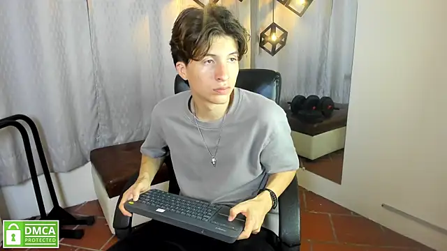 Snapshot of Marcoviolet chatting on July 2026 08:03:01 PM Marcoviolet online show from July 2026 08:03:01 PM