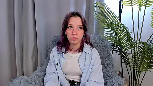 Snapshot of SierraDeliso chatting on May 2026 12:24:01 PM SierraDeliso online show from May 2026 12:24:01 PM