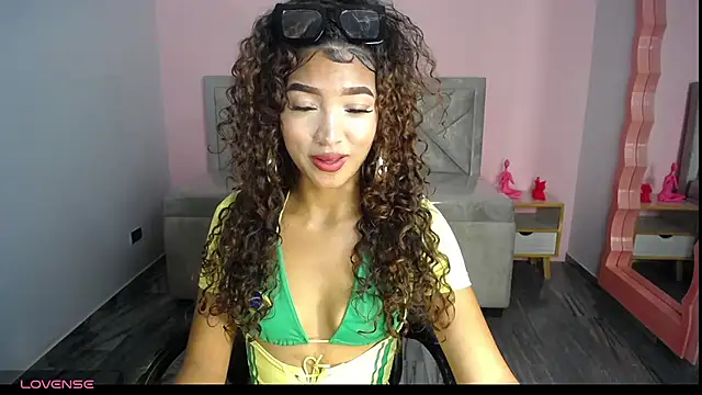 Snapshot of CamilaVixen_ch chatting on June 2026 08:30:02 PM CamilaVixen ch online show from June 2026 08:30:02 PM