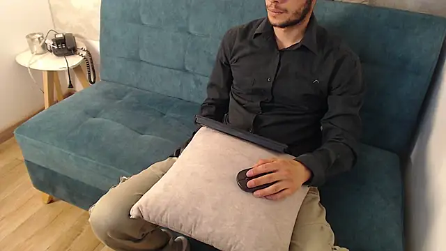 Snapshot of kreyiko_ chatting on May 2026 07:12:02 PM kreyiko online show from May 2026 07:12:02 PM