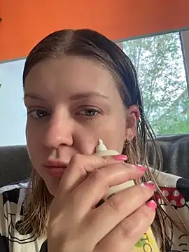 AnikaXRose online show from June 2026 11:37:02 AM
