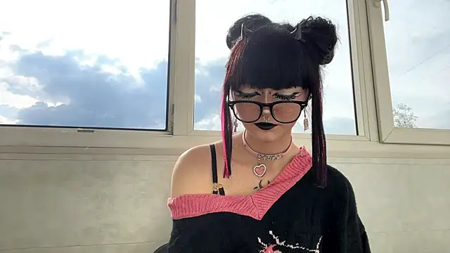 HolyCute online show from June 2026 02:22:01 PM