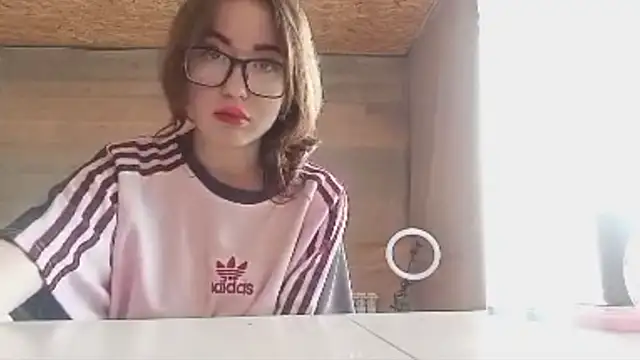 Snapshot of OliviaMoment chatting on June 2026 10:42:01 AM OliviaMoment online show from June 2026 10:42:01 AM