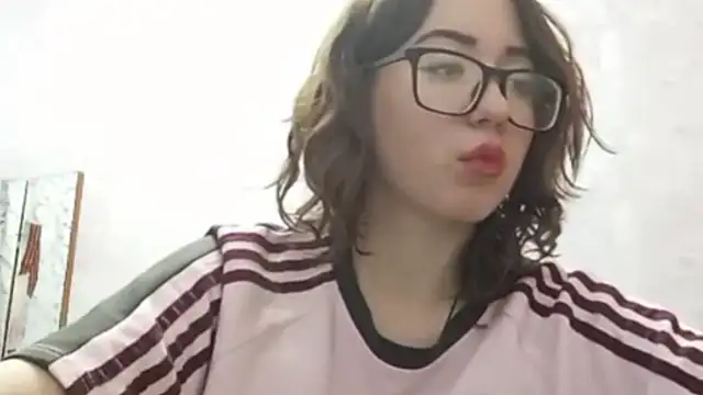 Snapshot of OliviaMoment chatting on July 2026 11:35:01 AM OliviaMoment online show from July 2026 11:35:01 AM