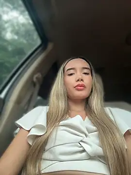 Julieta-Ospina online show from May 2026 07:15:01 PM