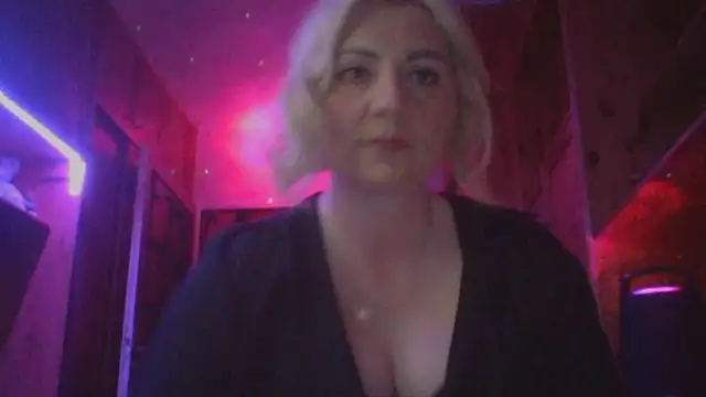 Snapshot of LunaaKiss chatting on June 2026 10:47:02 PM LunaaKiss online show from June 2026 10:47:02 PM