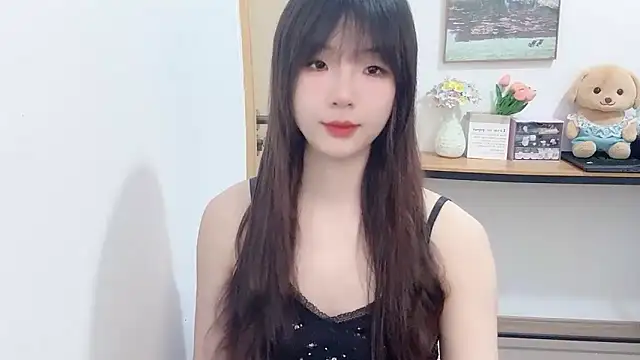 Snapshot of Louise-3 chatting on June 2026 07:27:02 PM Louise-3 online show from June 2026 07:27:02 PM