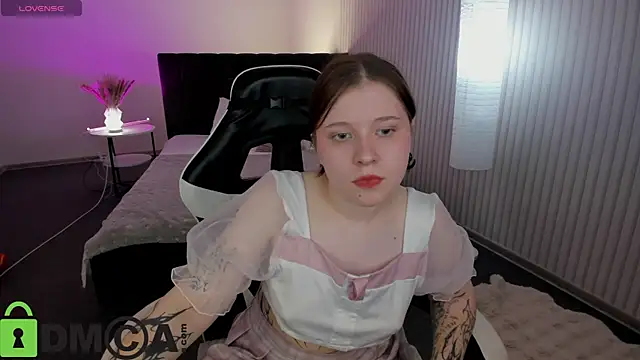 Snapshot of Kylie-Voss chatting on July 2026 03:01:01 AM Kylie-Voss online show from July 2026 03:01:01 AM