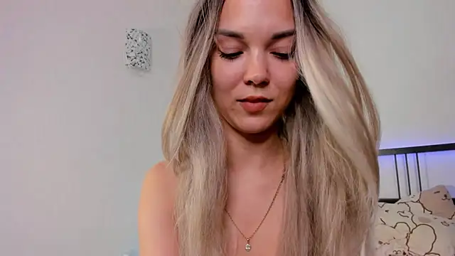 Snapshot of Flora_Meooww chatting on June 2026 02:19:01 PM Flora Meooww online show from June 2026 02:19:01 PM