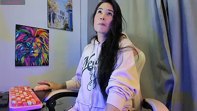 Snapshot of NattGray chatting on June 2026 01:18:01 AM NattGray online show from June 2026 01:18:01 AM