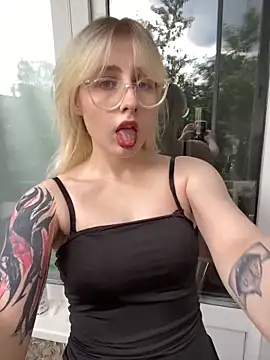 Snapshot of xp_blondie chatting on June 2026 01:14:01 PM xp blondie online show from June 2026 01:14:01 PM