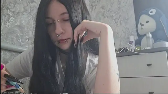 Snapshot of KrissyHiott chatting on June 2026 04:14:02 AM KrissyHiott online show from June 2026 04:14:02 AM