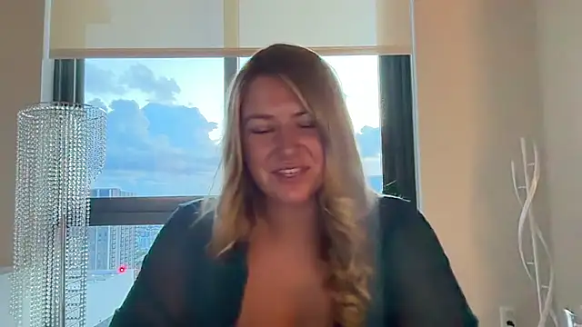 Snapshot of allyanalangell chatting on July 2026 12:18:02 AM allyanalangell online show from July 2026 12:18:02 AM