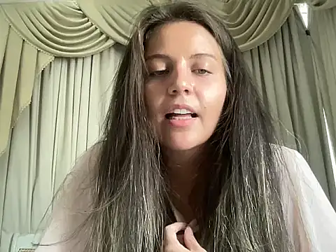 Snapshot of Peaches0777 chatting on May 2026 02:46:01 PM Peaches0777 online show from May 2026 02:46:01 PM