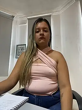 Snapshot of azulskyer chatting on July 2026 04:35:02 PM azulskyer online show from July 2026 04:35:02 PM