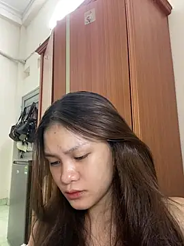 Snapshot of Weevi10 chatting on May 2026 08:32:01 AM Weevi10 online show from May 2026 08:32:01 AM