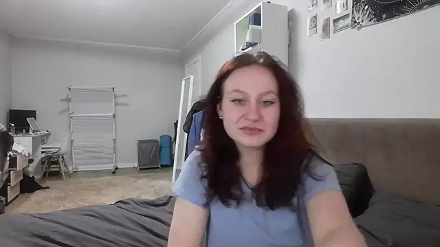Snapshot of LoiseLovetto chatting on June 2026 04:22:02 PM LoiseLovetto online show from June 2026 04:22:02 PM