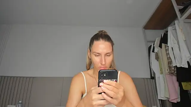 SofiClimbing online show from March 2026 02:59:01 AM