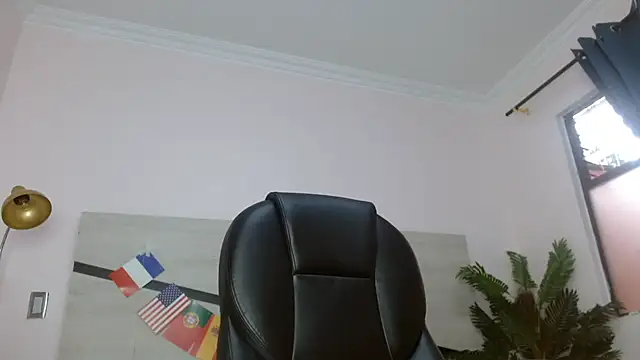 Snapshot of amara_sanchez chatting on July 2026 12:11:01 PM amara sanchez online show from July 2026 12:11:01 PM