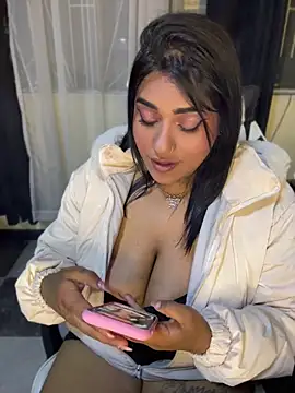 Snapshot of Nahomy-fire chatting on June 2026 12:32:02 AM Nahomy-fire online show from June 2026 12:32:02 AM