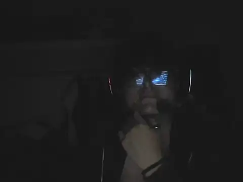 Snapshot of layom_21 chatting on June 2026 04:25:01 AM layom 21 online show from June 2026 04:25:01 AM