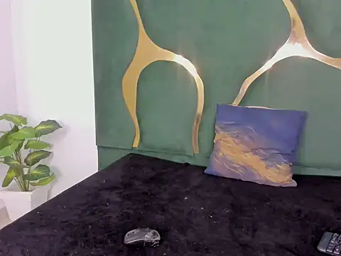 Mila petiteasm online show from June 2026 12:51:02 PM