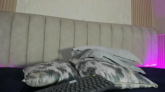 julimonroe  online show from July 2026 01:21:01 AM