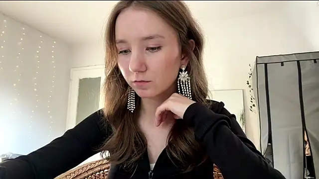 Snapshot of smalllisa chatting on June 2026 06:07:01 PM smalllisa online show from June 2026 06:07:01 PM