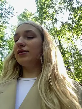 Snapshot of Polly_Pop chatting on June 2026 02:54:02 PM Polly Pop online show from June 2026 02:54:02 PM
