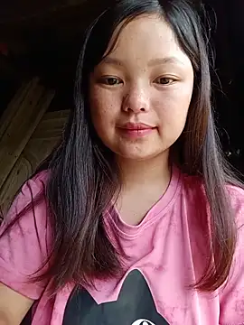 Snapshot of Linna-bae chatting on June 2026 01:03:01 AM Linna-bae online show from June 2026 01:03:01 AM