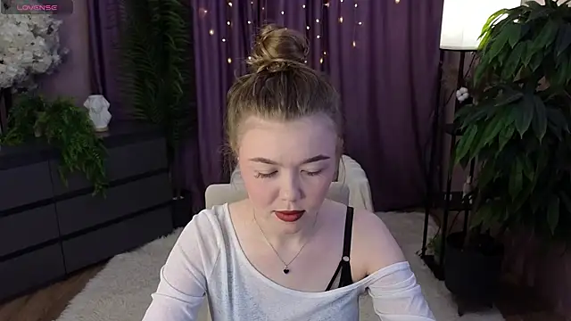 Snapshot of Lina_deels chatting on June 2026 07:29:01 PM Lina deels online show from June 2026 07:29:01 PM