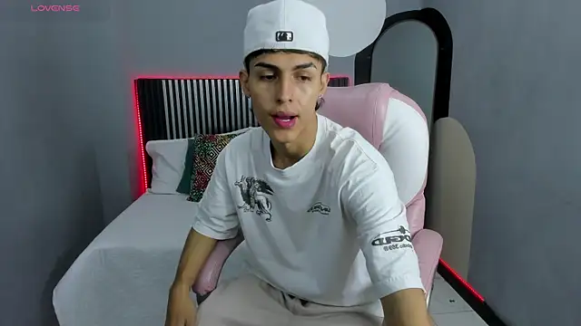 Snapshot of Axel_Mendozaa chatting on June 2026 08:08:01 PM Axel Mendozaa online show from June 2026 08:08:01 PM