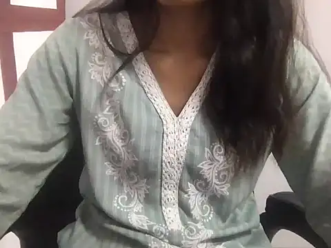 Snapshot of SIMRAN_RANI chatting on June 2026 05:28:01 AM SIMRAN RANI online show from June 2026 05:28:01 AM