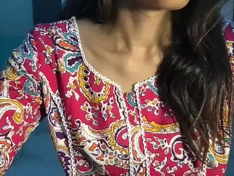 Snapshot of SIMRAN_RANI chatting on June 2026 05:35:01 AM SIMRAN RANI online show from June 2026 05:35:01 AM