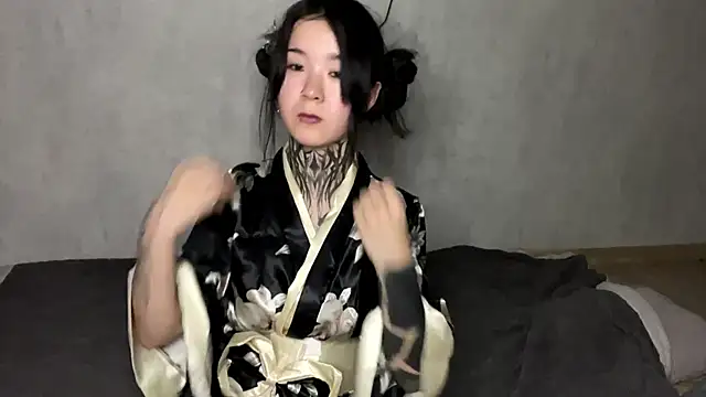 staryrose online show from June 2026 04:11:01 PM