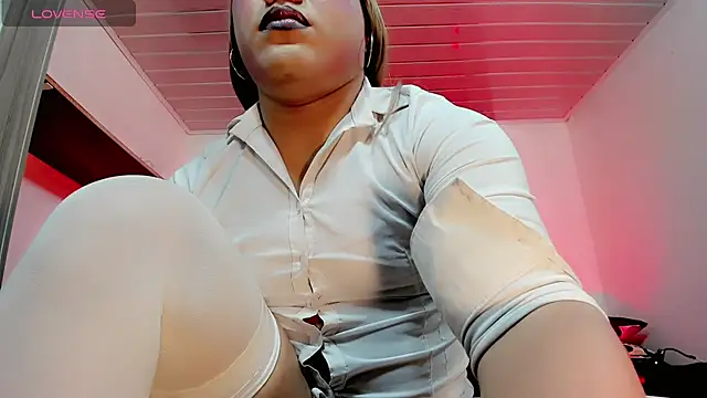 lisa armas online show from July 2026 03:34:01 AM