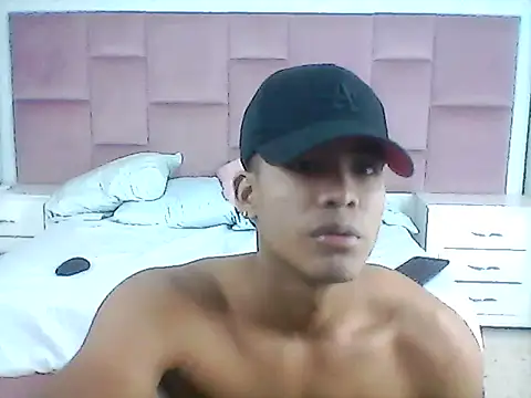 Snapshot of david-sala chatting on June 2026 01:56:01 PM david-sala online show from June 2026 01:56:01 PM