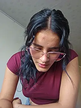 Emmaa- - online show from July 2026 10:03:01 PM