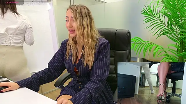 Snapshot of BabesGoWild chatting on January 2025 08:59:02 PM BabesGoWild online show from January 2025 08:59:02 PM