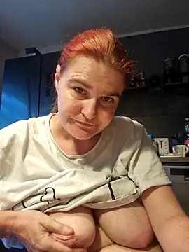 Snapshot of GoldenWifee chatting on July 2026 04:37:01 AM GoldenWifee online show from July 2026 04:37:01 AM