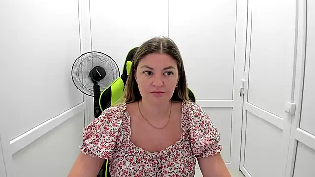 MiaSummerr  online show from July 2026 12:11:01 PM