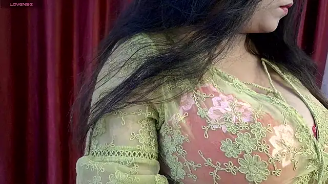 Snapshot of hey_rhea chatting on July 2026 05:27:01 PM hey rhea online show from July 2026 05:27:01 PM